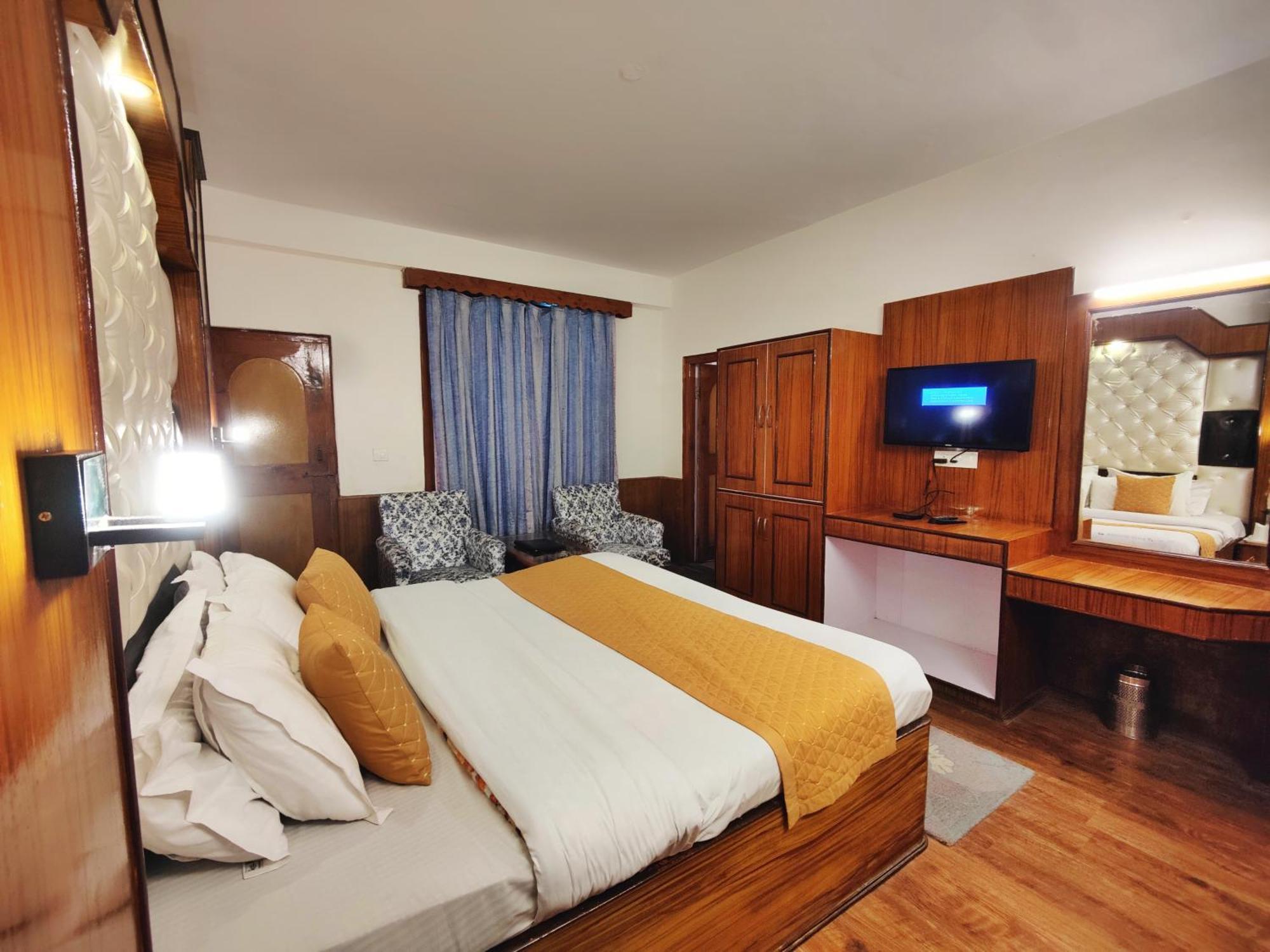 Surya International Hotel Manali Near Mall Road Экстерьер фото