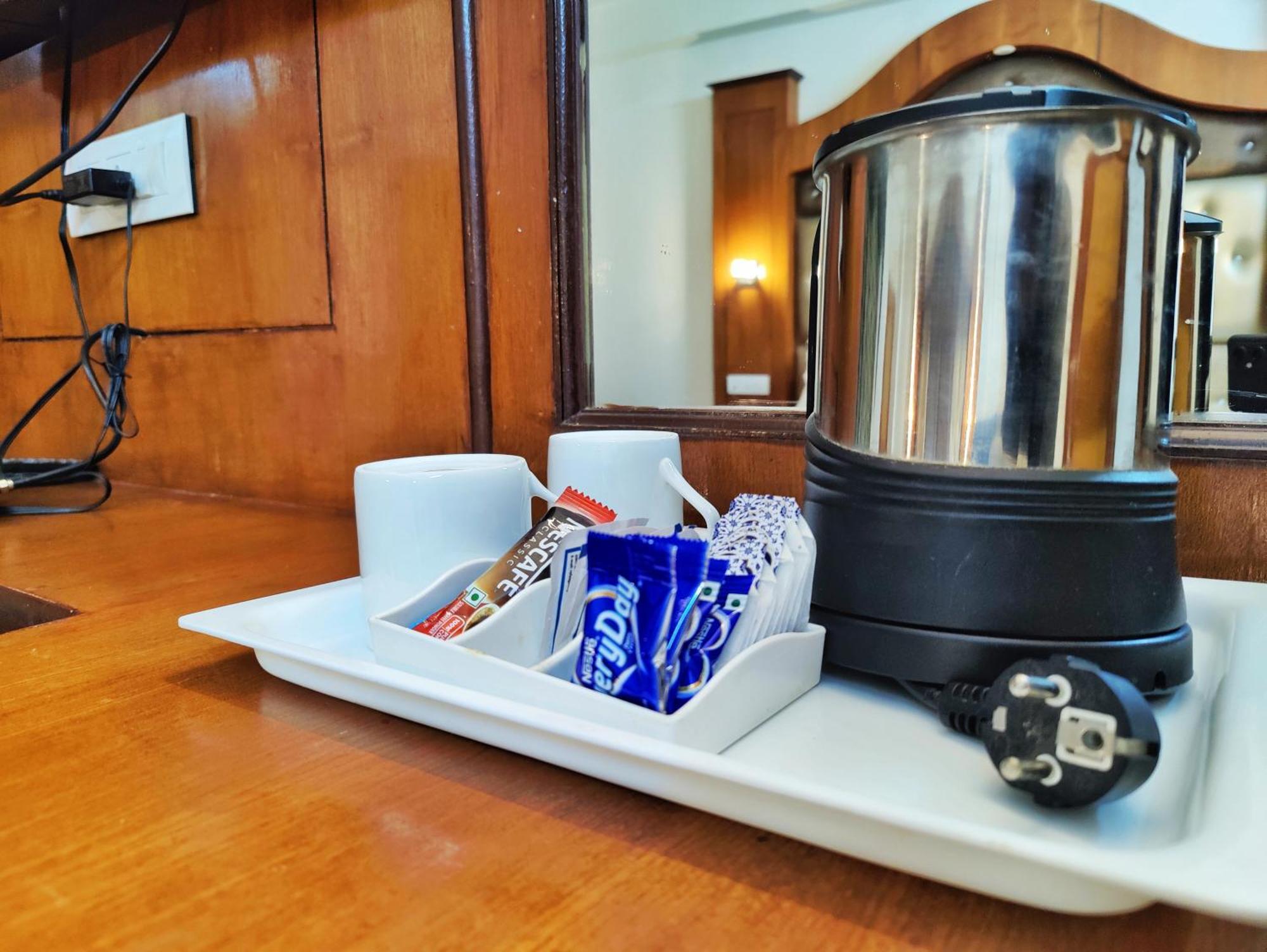 Surya International Hotel Manali Near Mall Road Экстерьер фото