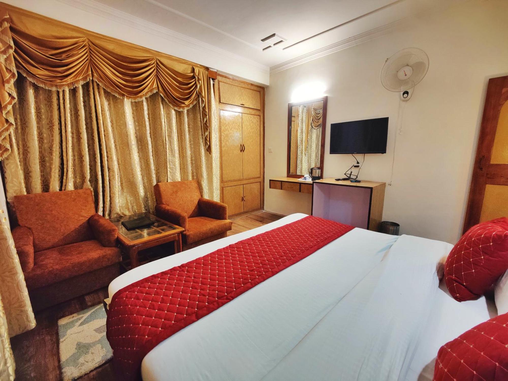 Surya International Hotel Manali Near Mall Road Экстерьер фото