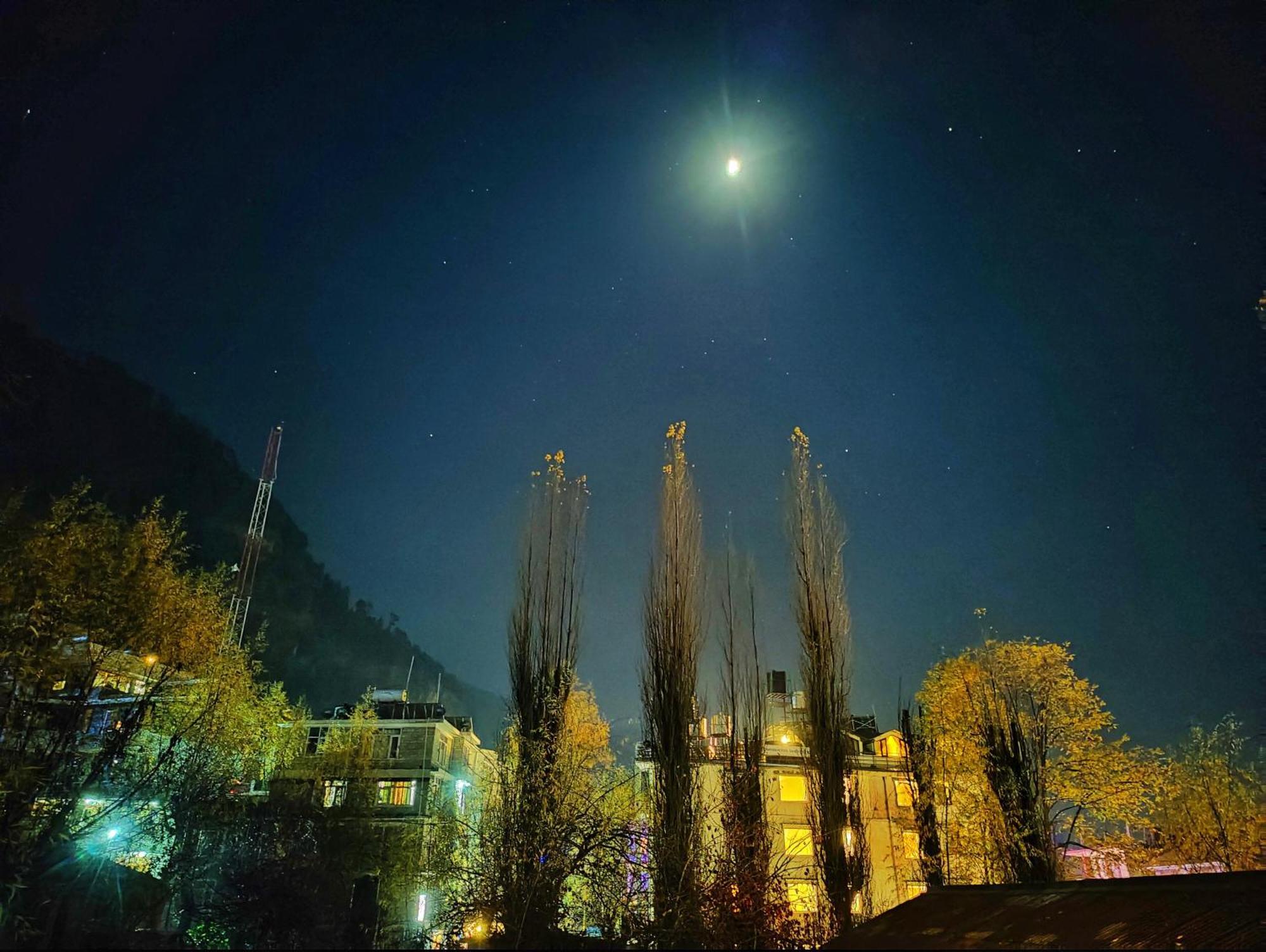 Surya International Hotel Manali Near Mall Road Экстерьер фото