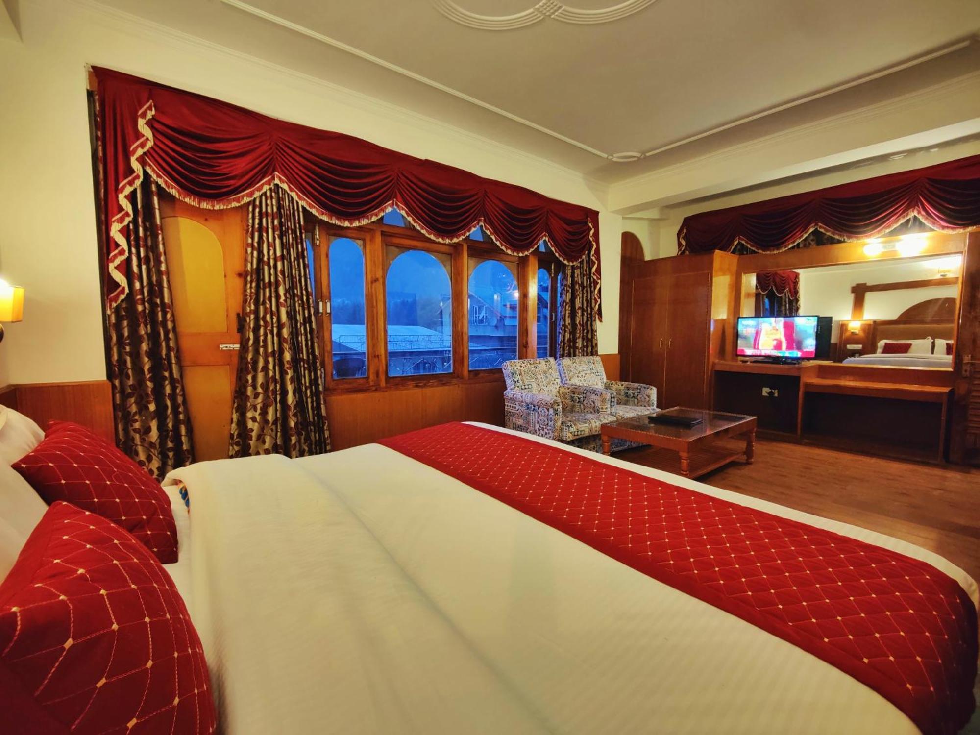 Surya International Hotel Manali Near Mall Road Экстерьер фото