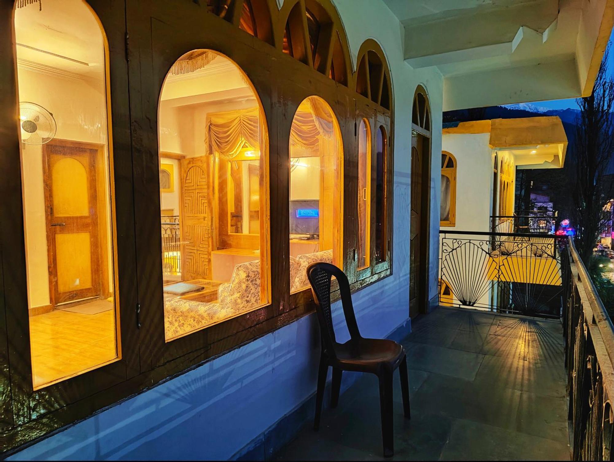 Surya International Hotel Manali Near Mall Road Экстерьер фото