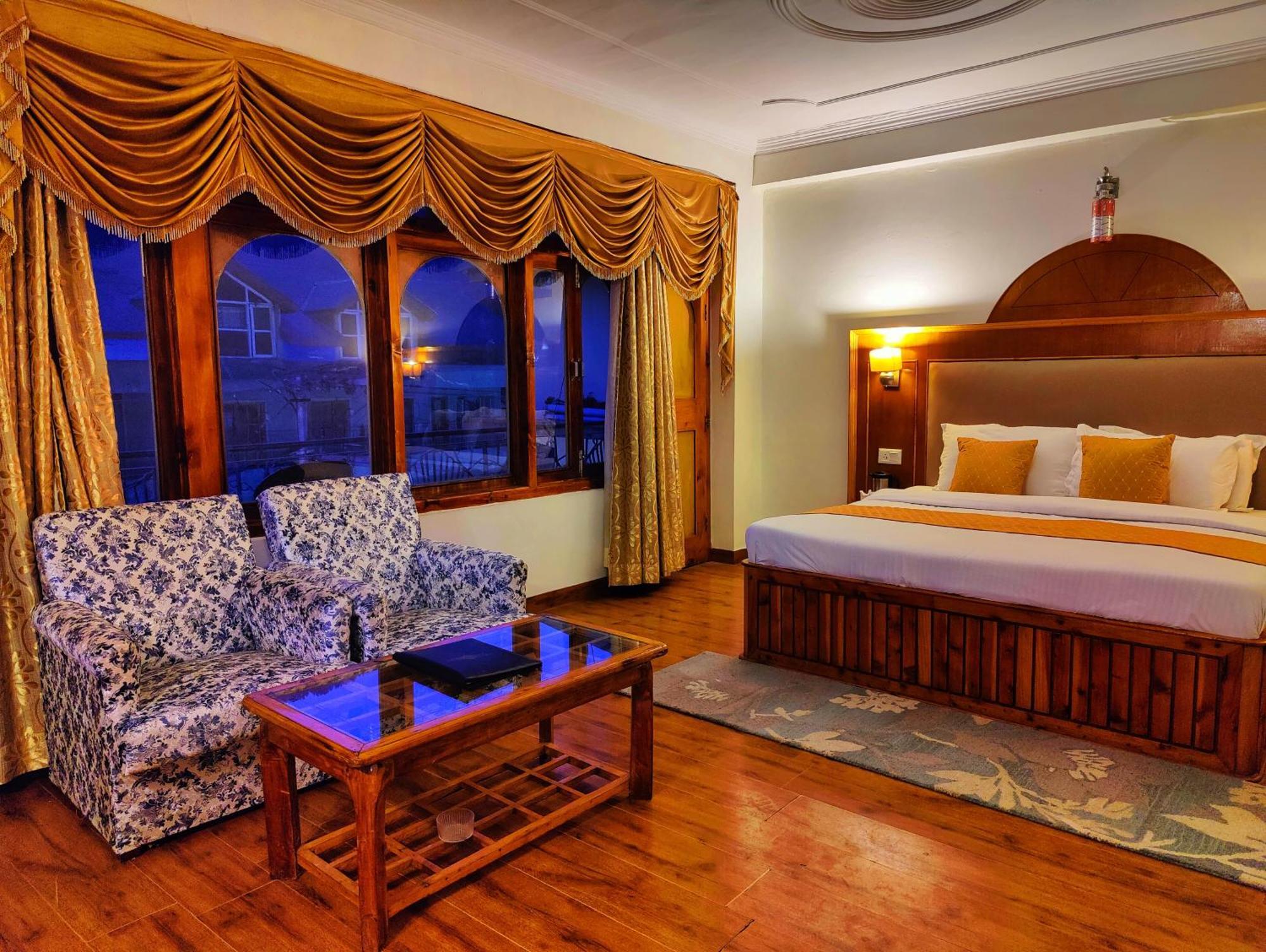 Surya International Hotel Manali Near Mall Road Экстерьер фото