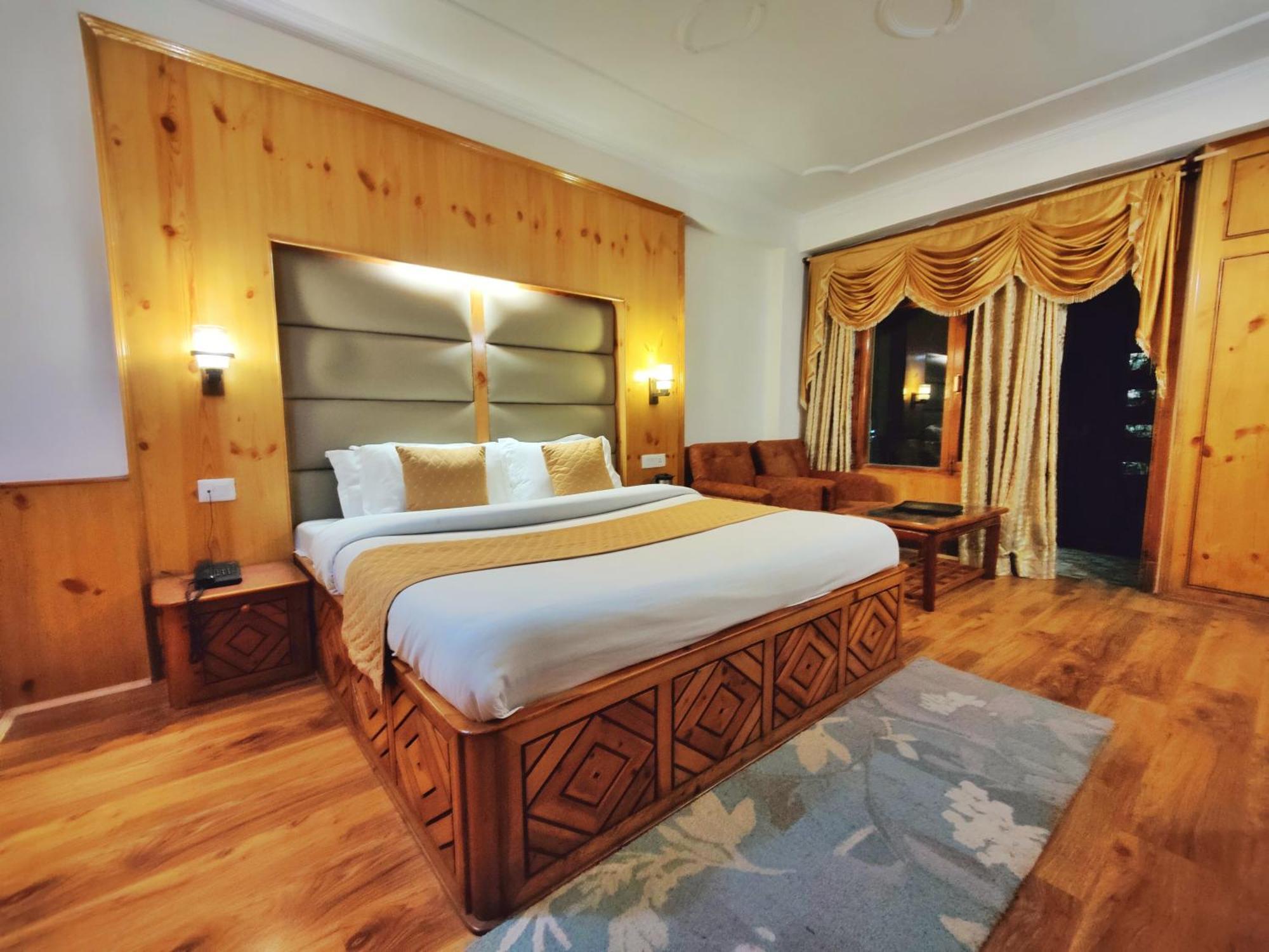 Surya International Hotel Manali Near Mall Road Экстерьер фото