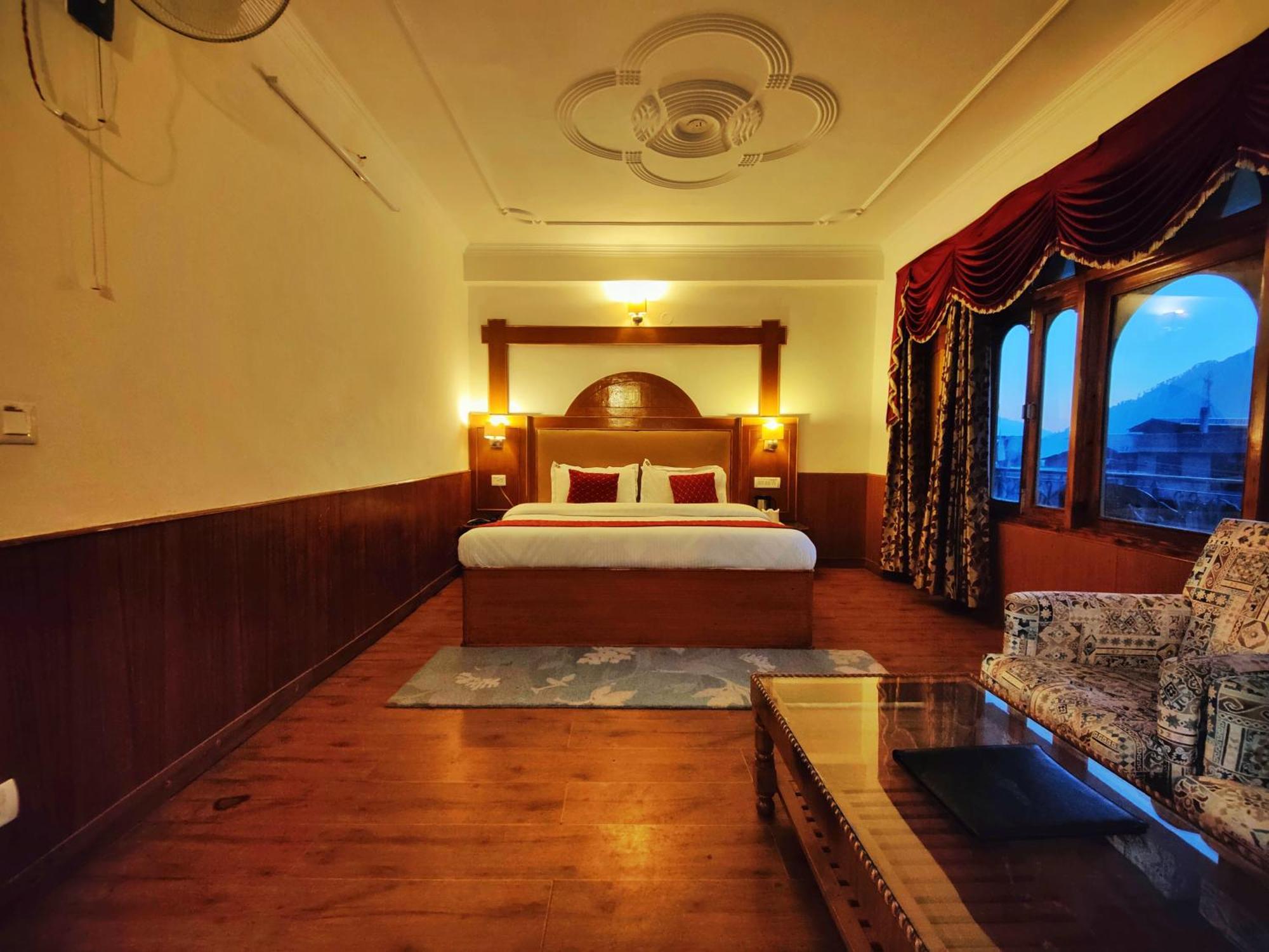 Surya International Hotel Manali Near Mall Road Экстерьер фото