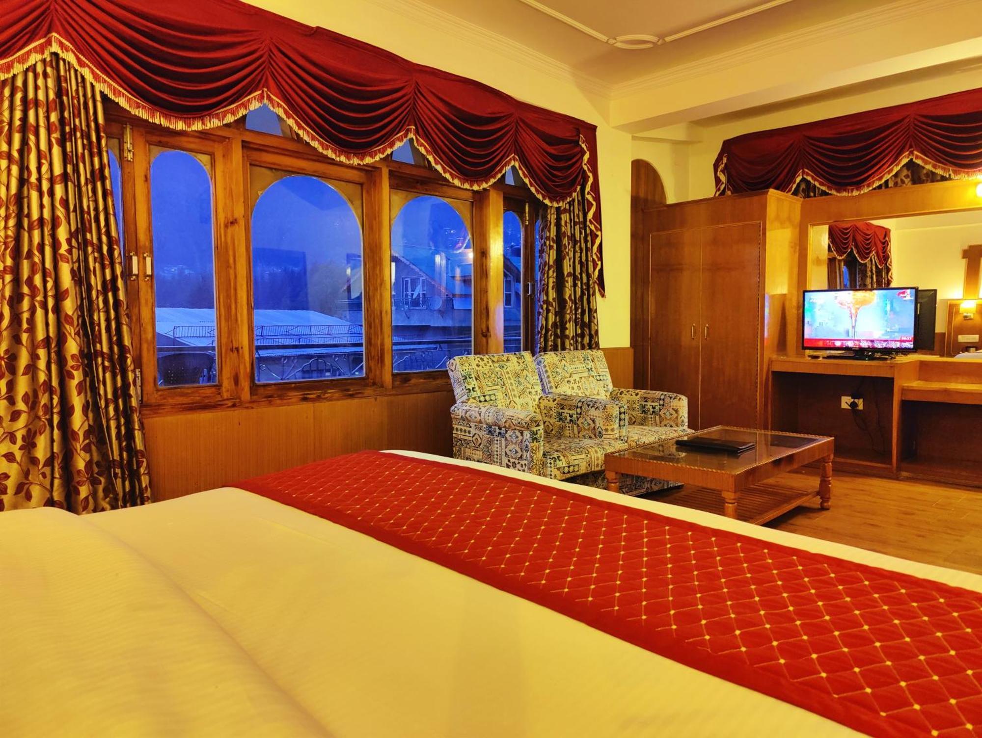 Surya International Hotel Manali Near Mall Road Экстерьер фото