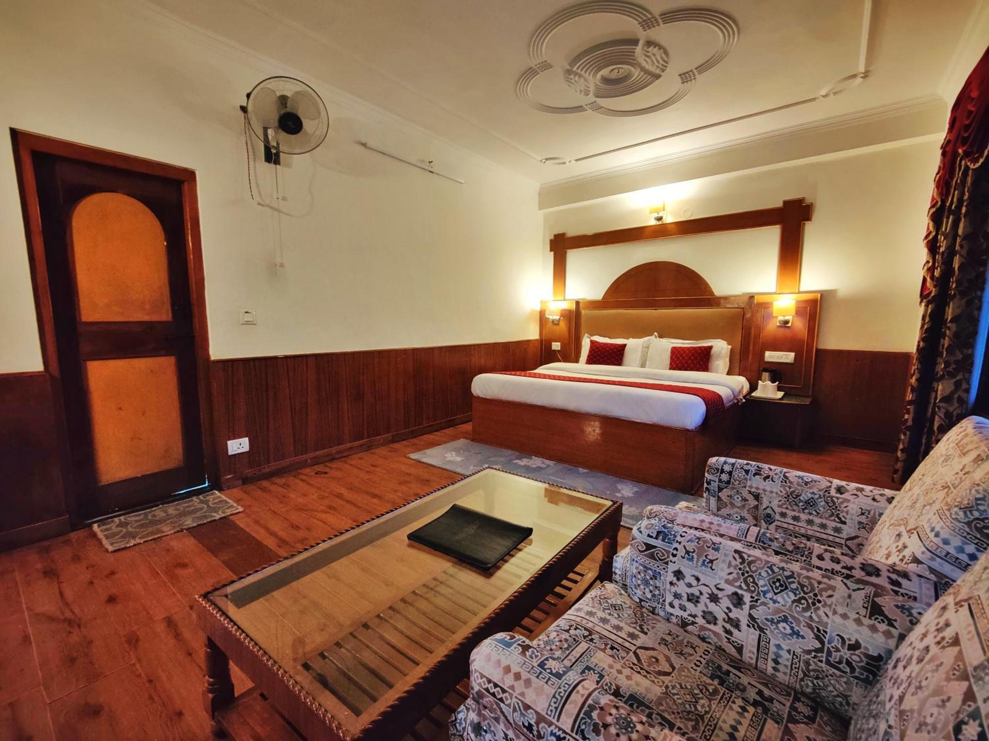 Surya International Hotel Manali Near Mall Road Экстерьер фото