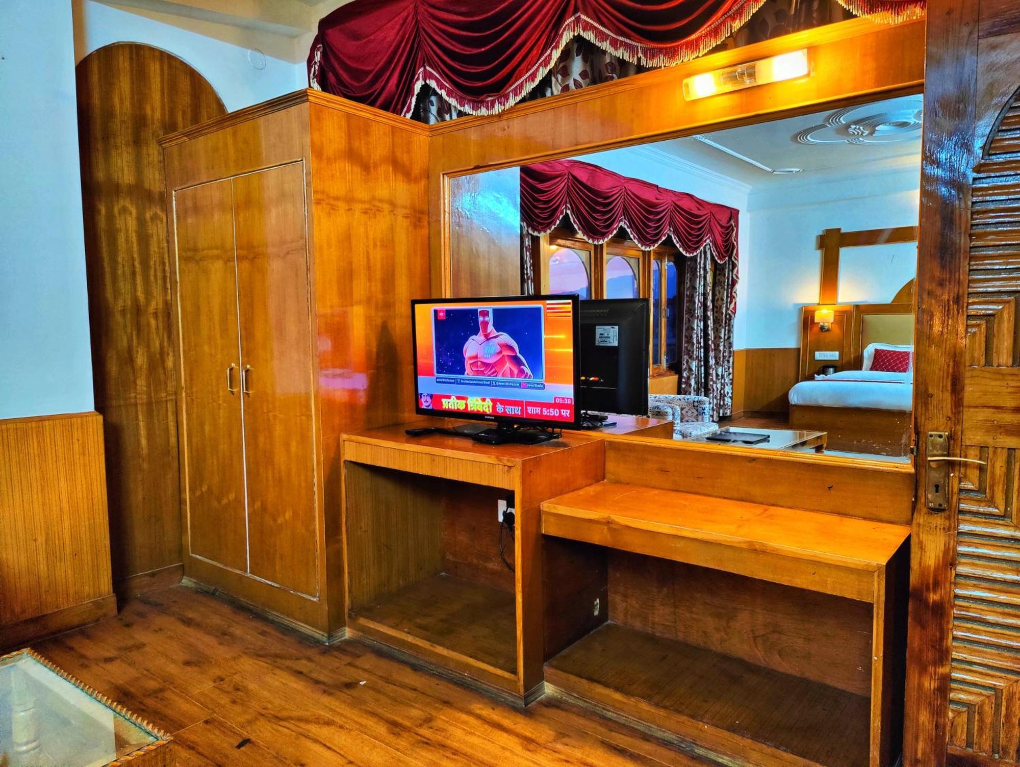Surya International Hotel Manali Near Mall Road Экстерьер фото