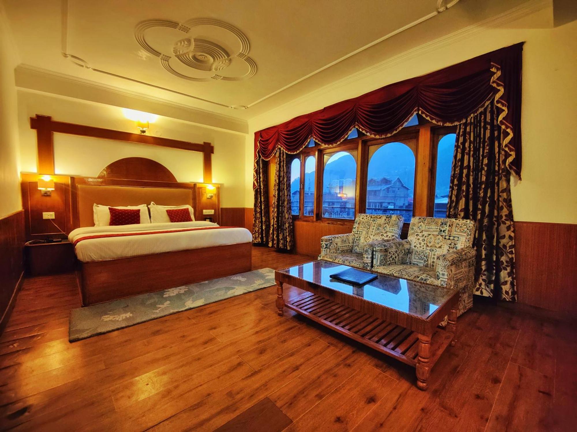 Surya International Hotel Manali Near Mall Road Экстерьер фото