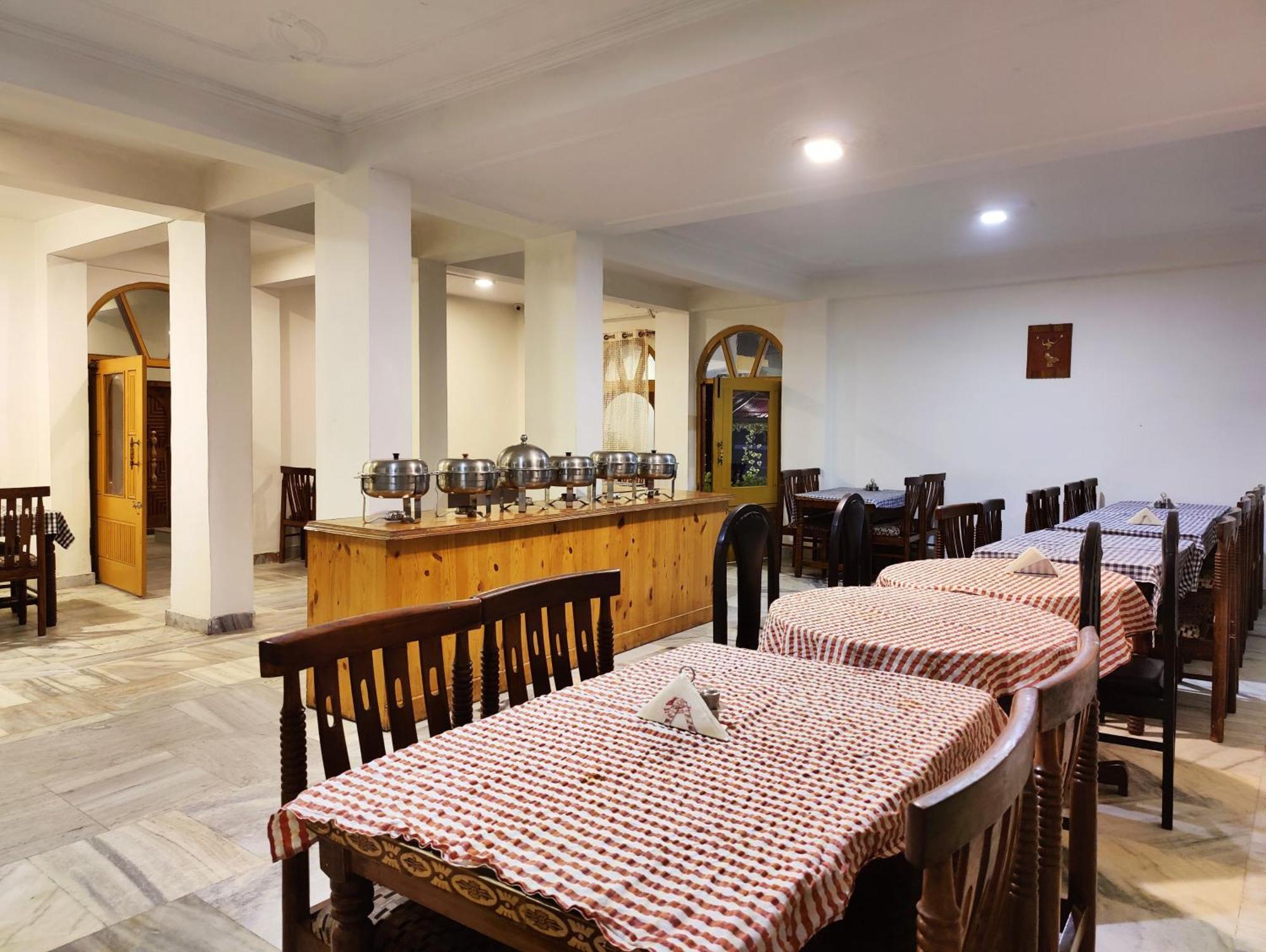 Surya International Hotel Manali Near Mall Road Экстерьер фото
