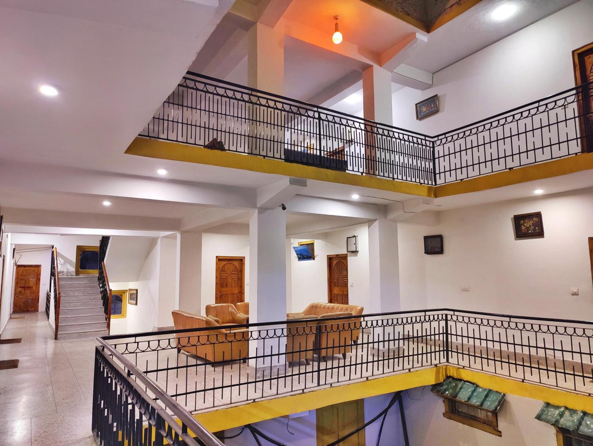 Surya International Hotel Manali Near Mall Road Экстерьер фото