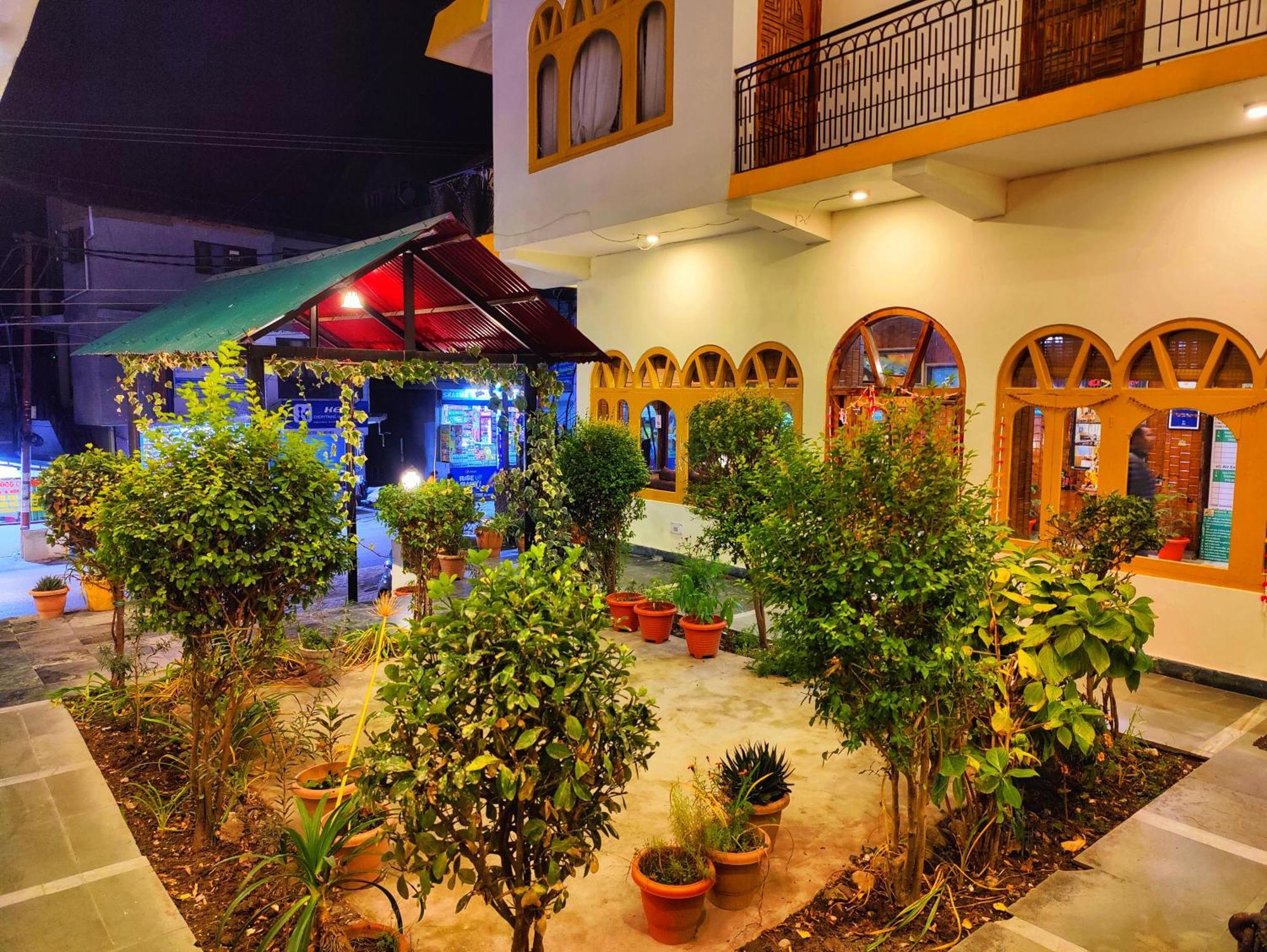 Surya International Hotel Manali Near Mall Road Экстерьер фото
